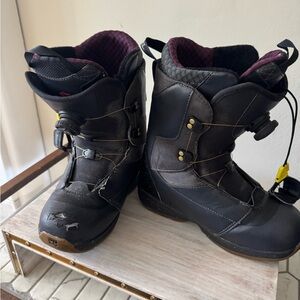 Rome Women’s Snowboard Boots - Size 7.5